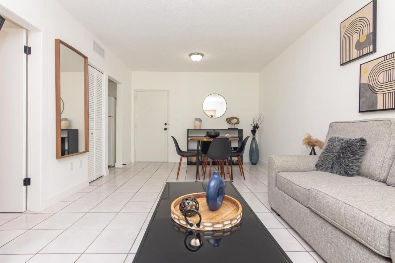 One Bedroom Apartment - With Parking & Balcony - Heart Of Wynwood ไมอามี ภายนอก รูปภาพ